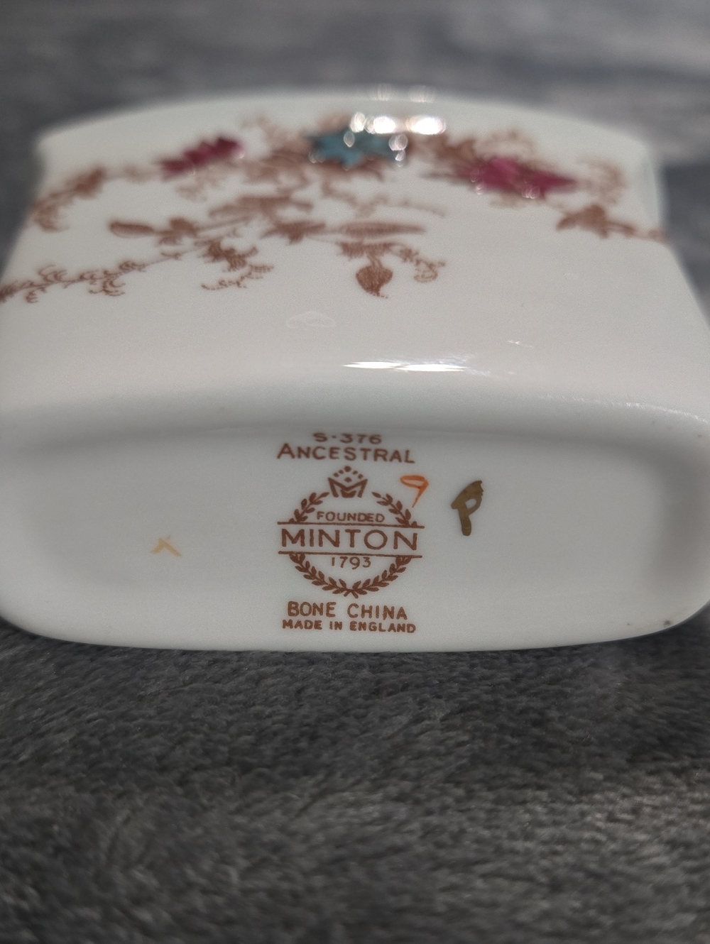 Vintage Tiny Dish S-376 Ancestral Founded Minton Bone China Made In England - Picture 5 of 6